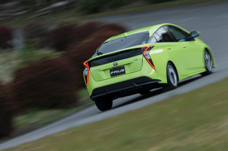 現行プリウスにも試乗