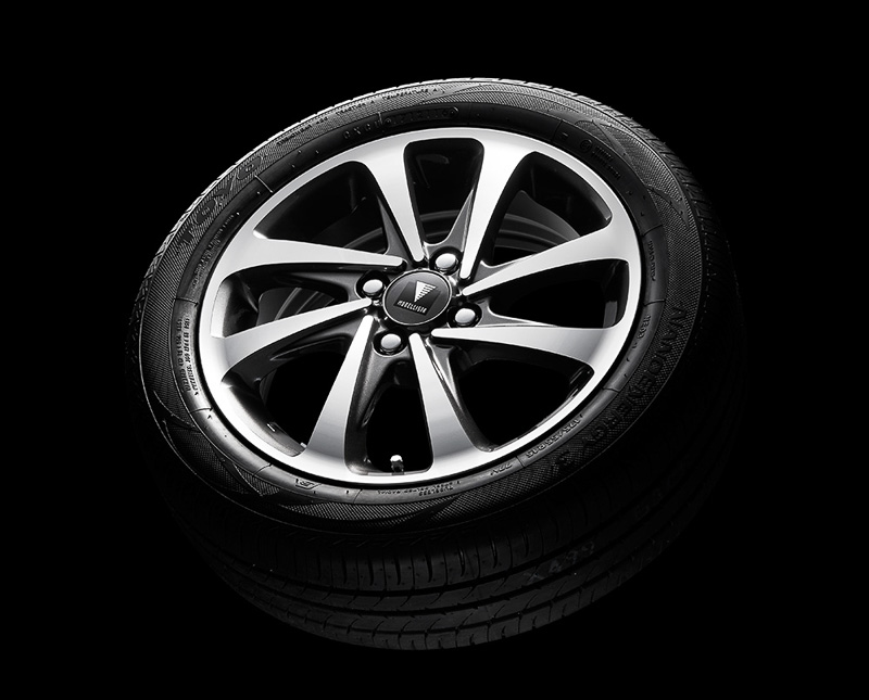 15インチアルミホイール＆タイヤセット「MODELLISTA SpinAirII」＆トーヨータイヤ「ナノエナジー3」：9万8280円