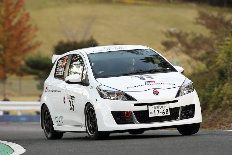 勝田貴元/足立さやか組のヴィッツは専用セッティングされたCVTのマシン