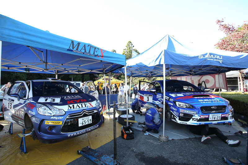 サービスパークの中でもとりわけ人気が高かったのが隣り合った新井敏弘選手、新井大輝選手のテントだ