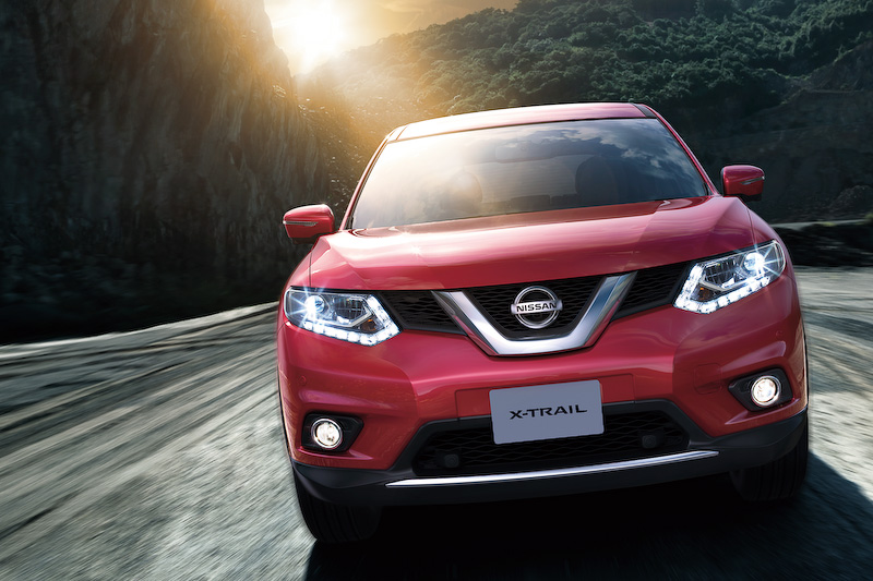 「LEDヘッドランプ」「フォグランプ」を標準装備