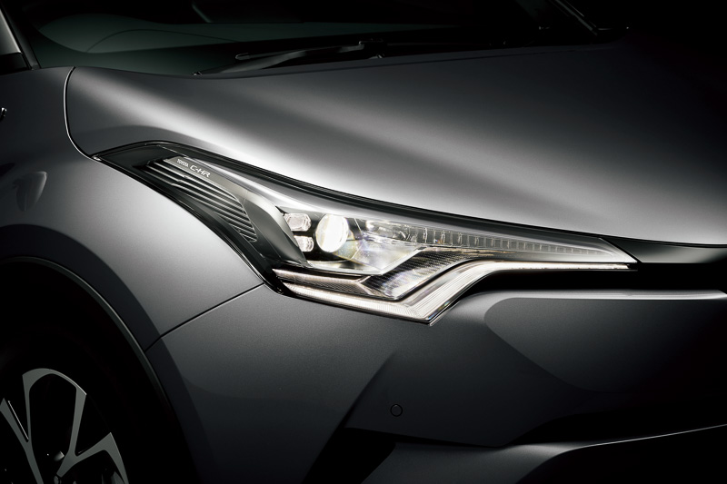 Bi-Beam LEDヘッドライト＋LEDクリアランスランプ＋LEDシーケンシャルターンランプ＋LEDデイライト