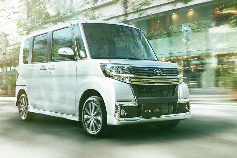 軽量化や空気抵抗の低減などでJC08モード燃費は自然吸気エンジン車で25.8km/L～28.0km/L、ターボエンジン車で24.6km/L～26.0km/Lを達成。全車がエコカー減税の対象となっている