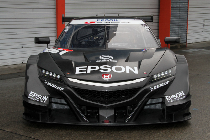 Epson Nakajima RacingのNSX-GT。「EPSON」「DUNLOP」「Modulo」「GREEN TEC」などのステッカーが貼られる