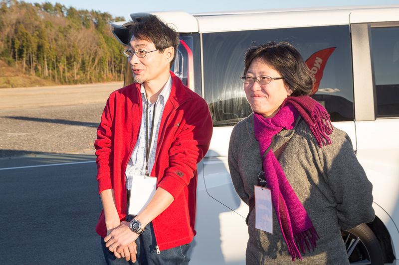 松本さんご夫婦（所有車：スバル レガシィ B4）