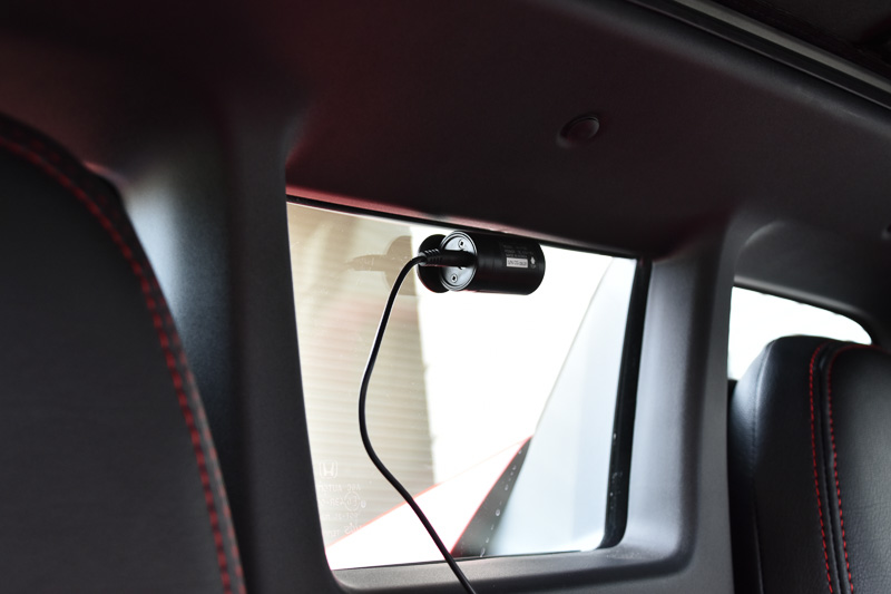 今回の評価ではリアカメラも設置してみた