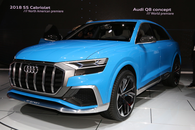 デトロイトショーの会場で世界初公開された「Q8 コンセプト」