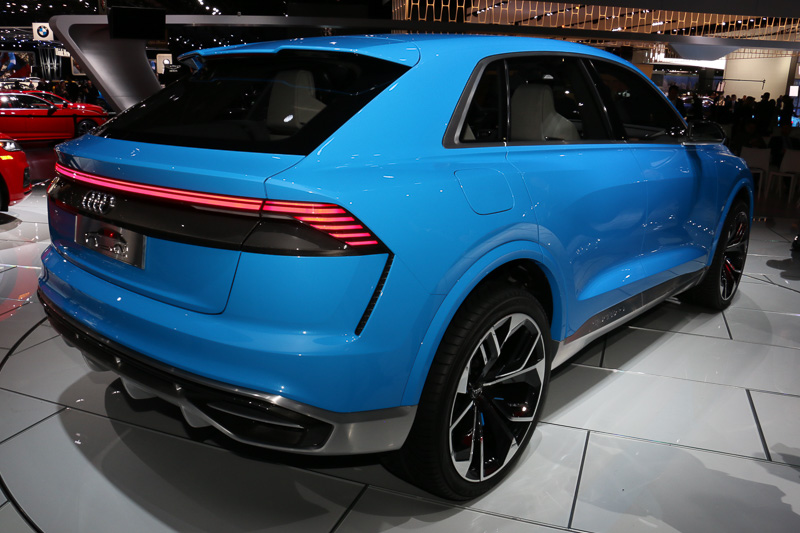 デトロイトショーの会場で世界初公開された「Q8 コンセプト」