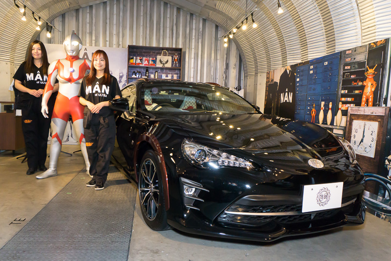コンセプトカーM78×86とウルトラマン、トヨタ86を応援する女性ユニット「8648」