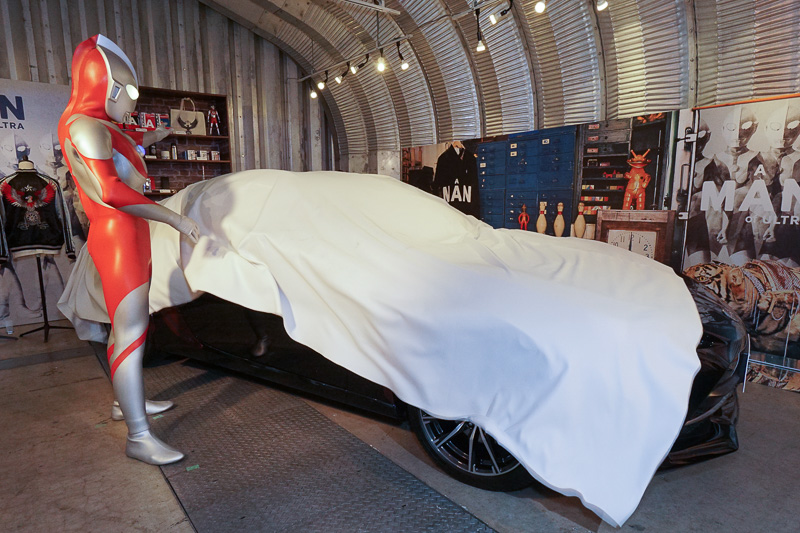 初代ウルトラマンがサプライズ登場してアンベール