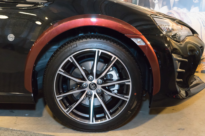 FRP樹脂製オーバーフェンダーはレッド