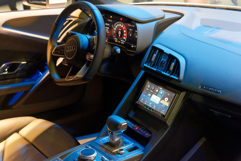 CYBER NAVIを搭載したアウディ R8も展示