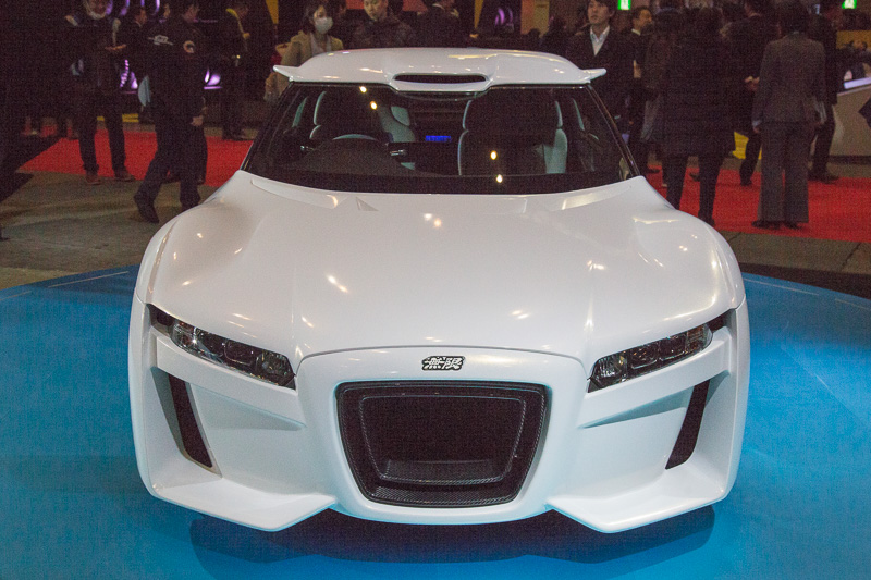 「私たちがほしい夢のスポーツカー」というテーマで製作された「無限 GARU」と名付けられたコンセプトカー。ベースはS660で、ボディの造形変更、センターロックのホイール、ドアミラーレス化などなどの変更が行なわれている