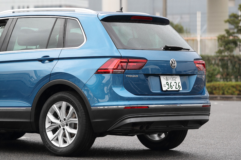 スモークがかったテールランプ（LED）は「TSi Highline」「TSi R-line」に標準