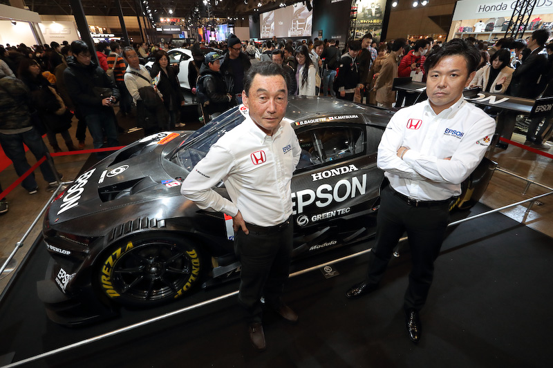 松浦選手からは「開けちゃダメですけど、ボンネットを開けるとなかの造りがすごいんです」「開幕までにメーカーとしてどれだけのクルマを作れるかが勝負だなと思っています」とコメントをいただいた。ホンダファンにとって近年はガマンの年が続いただけに、期待のNSX-GTが活躍するであろう開幕戦が楽しみだ