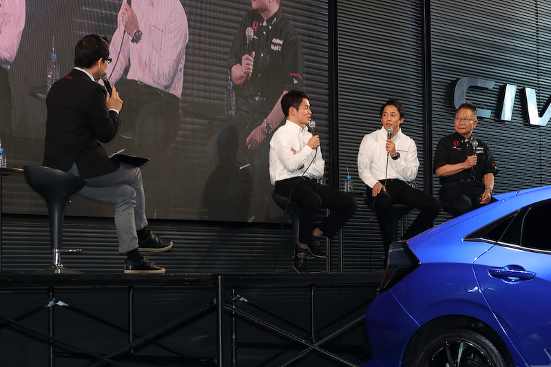 家庭の話題のとき山本選手は「伊沢選手の幸せそうな家庭を見てきたので、後輩としていつか自分もそうなれたらという憧れがあったんですよ」と笑顔で語った