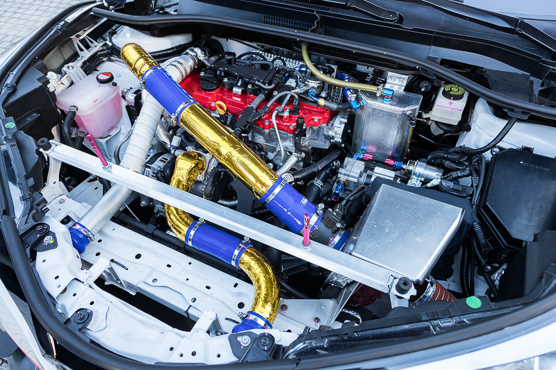 TOYOTA C-HR Racingのエンジンルーム。搭載エンジンは「8NR-FTS改」