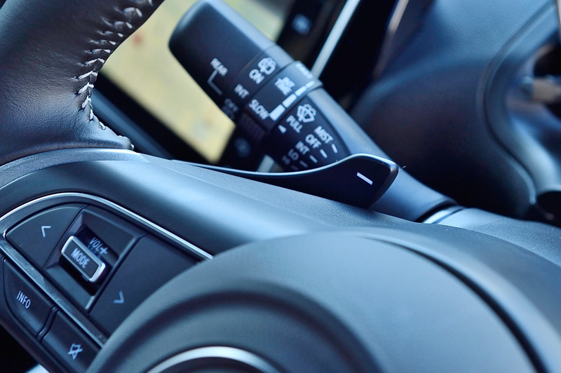 パドルシフトを標準装備