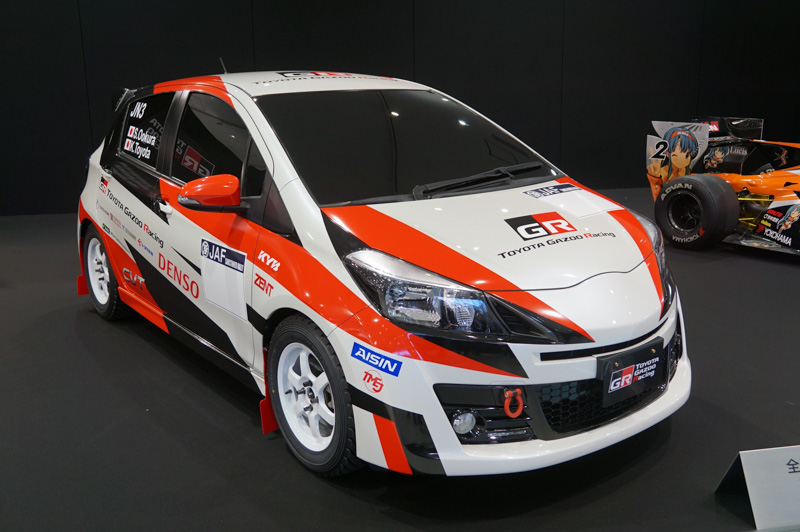 参戦車両のTGR Vitz CVT