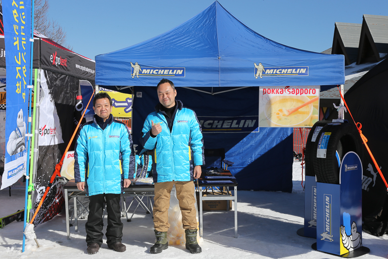ゲレンデタクシー2017にタイヤを供給しているミシュランは、ブースを初出店。暖かいコーンポタージュを来場者に振る舞っていた