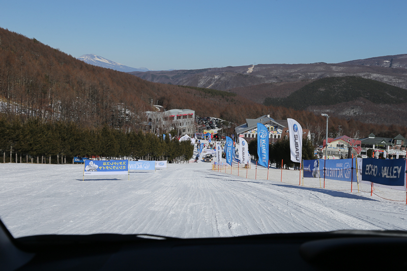 車内からの眺め。下りの光景はなかなか雄大