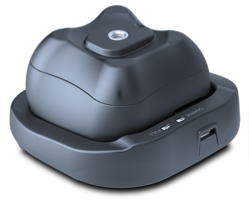 バッテリーチャージャー（写真はバッテリーパックの充電状態）