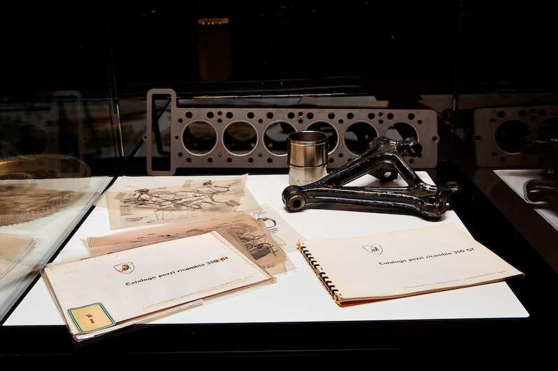 レストアで用いられたパーツや資料