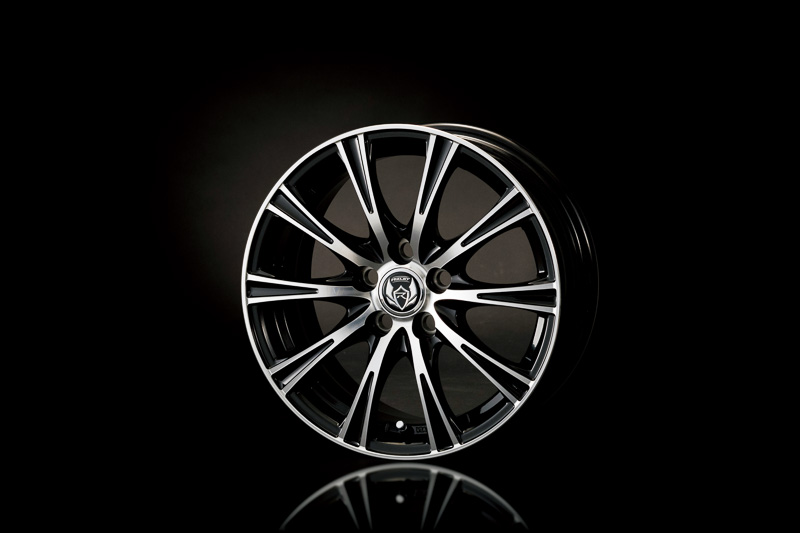 15インチアルミホイール「weds RIZLEY BL」：1台分4万6000円（税別）