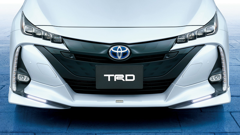 フロントスポイラー（LED付）：塗装済7万8000円（税別）