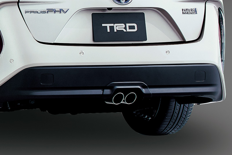 ハイレスポンスマフラーVer.S＆ マフラーガーニッシュセット：13万2000円（税別）