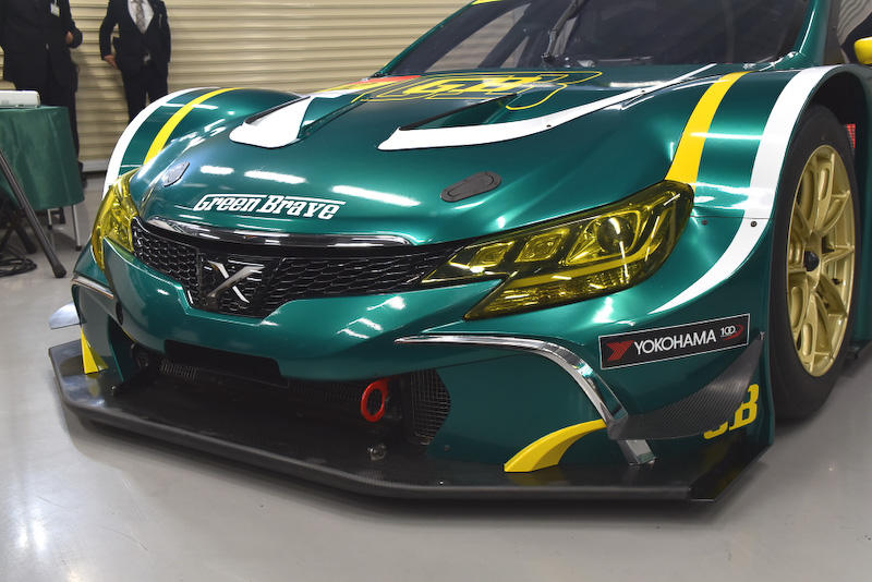 マザーシャシーをベースにしているマークX MC。エンジンはGTAが供給するV型8気筒4.5リッターを搭載。タイヤは横浜ゴムをチョイス