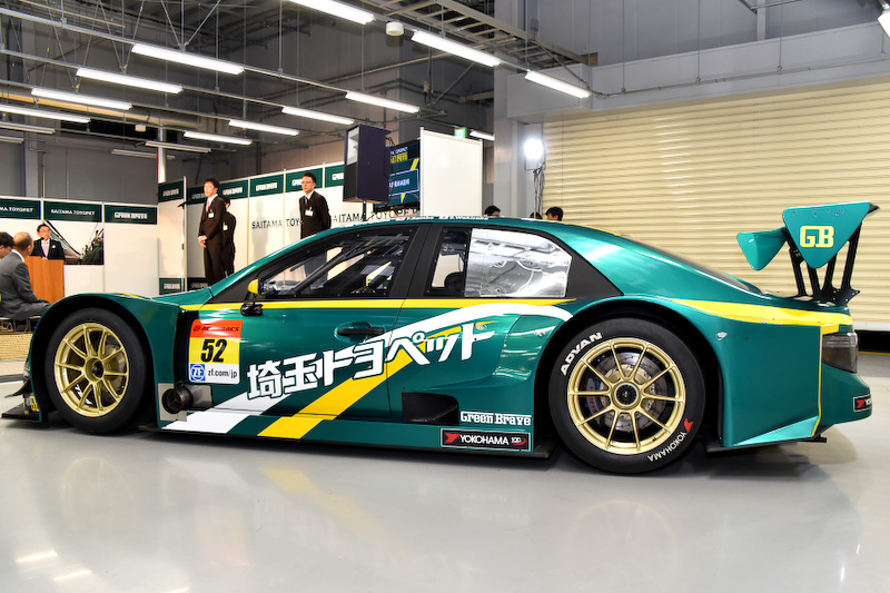 マザーシャシーをベースにしているマークX MC。エンジンはGTAが供給するV型8気筒4.5リッターを搭載。タイヤは横浜ゴムをチョイス