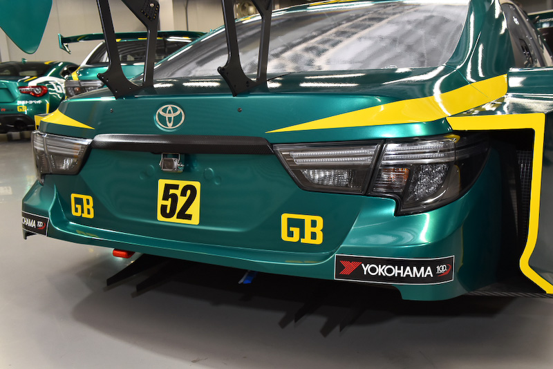 マザーシャシーをベースにしているマークX MC。エンジンはGTAが供給するV型8気筒4.5リッターを搭載。タイヤは横浜ゴムをチョイス