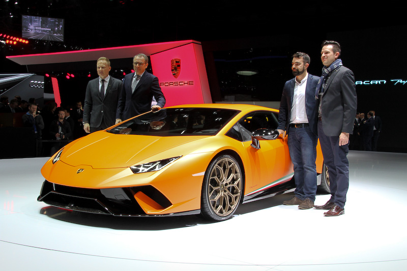 ジュネーブショーで公開された新モデル「ウラカン・ペルフォルマンテ」