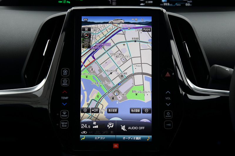 特徴的なセンターコンソールの11.6インチT-Connect SDナビゲーションシステム。物理的なサイズが大きいことで操作ボタンも大きく表示できるほか、アニメーション表示でエンジンやモーター、エアコンなどの作動状態を分かりやすく表現する