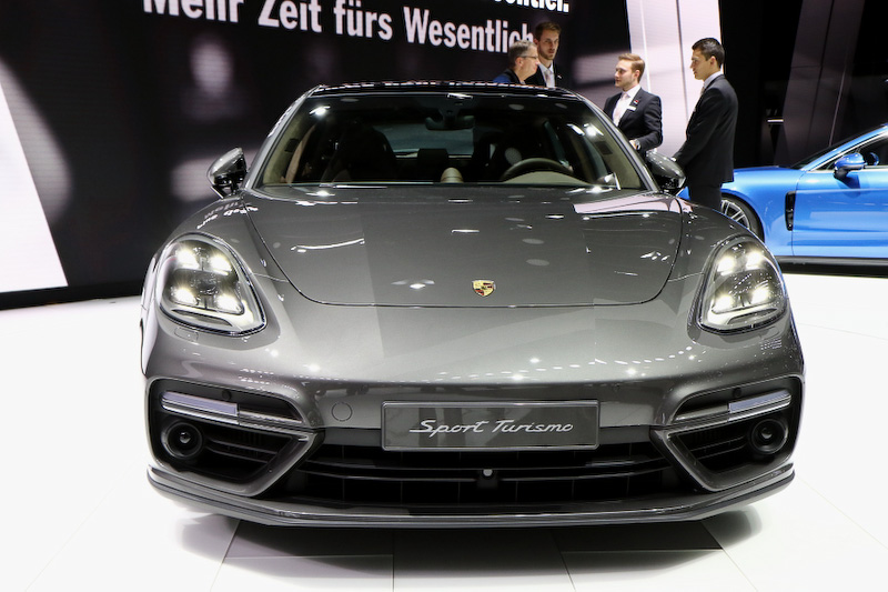ワールドプレミアされたパナメーラ スポーツツーリスモ。ボディサイズは5049×1937×1428mm（全長×全幅×全高）で、ホイールベースは2950mm