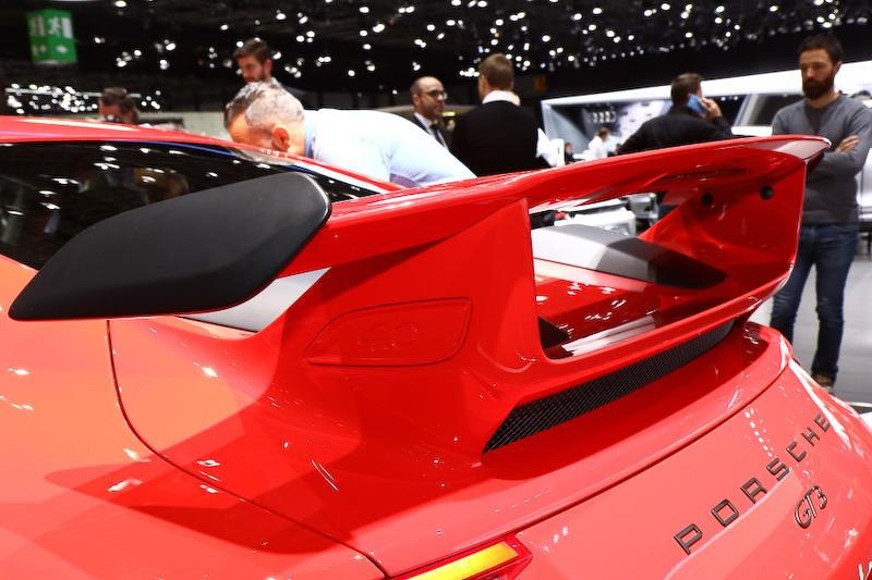 ワールドプレミアされた新型911 GT3。「911 カレラS」に対して車高は25mm低く設定されている。ドイツでは5月中旬に発売される予定で、価格は15万2416ユーロ