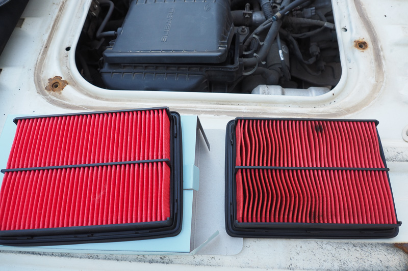 エアフィルターはあまり汚れていないがサクっと交換