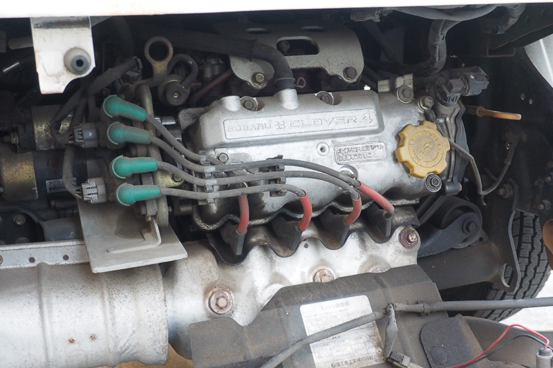 プラグケーブルを交換してみるべし、との言葉をいただいた