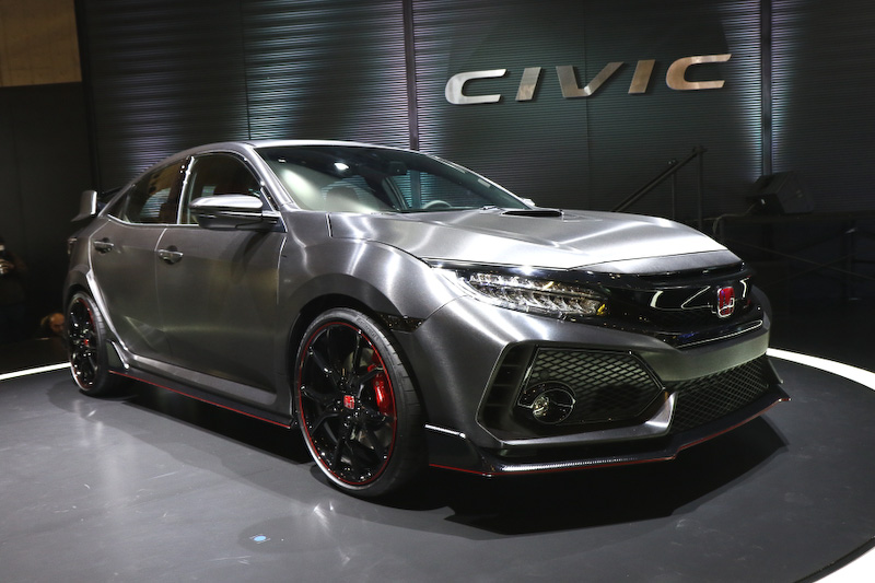 1月の「東京オートサロン 2017」で日本初公開された新型「シビック TYPE R」プロトタイプモデル