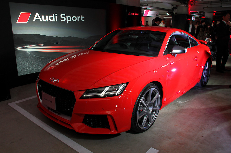 新型TT RS クーペ