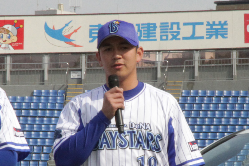 上段左から横浜DeNAベイスターズのアレックス・ラミレス監督、筒香嘉智選手、山﨑康晃投手