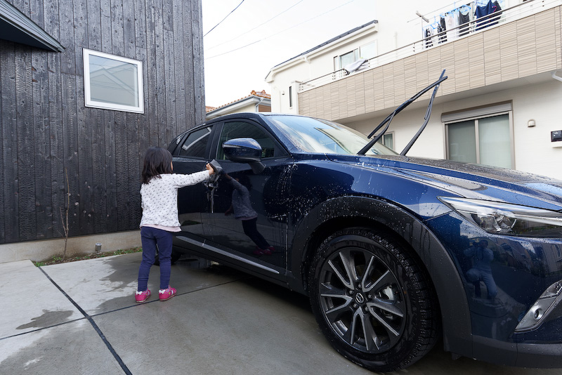 ちゃんと優しく、丁寧に洗ってくれる長女。しかし、全体にまんべんなくやるという発想はない