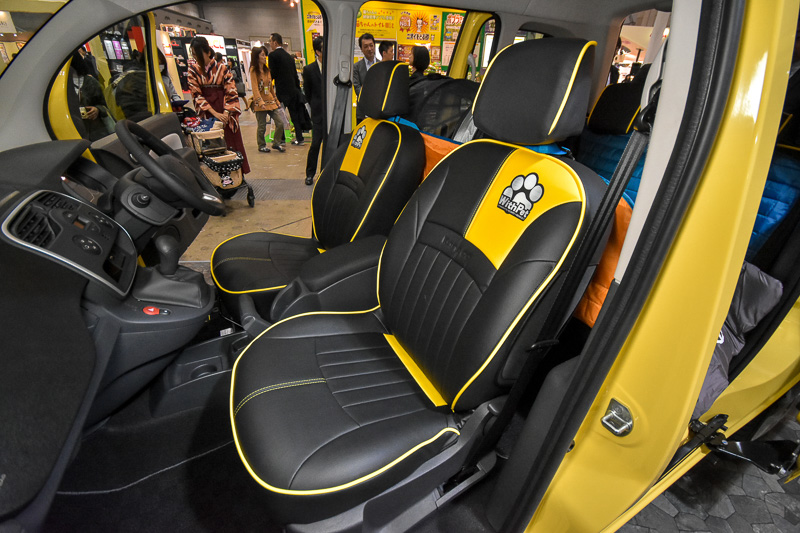 ペットの毛や汚れが付きにくく、簡単に落とせる専用CABANA製シートカバー