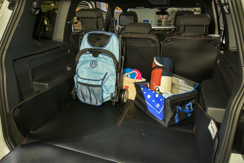 たたむとコンパクトになる。格納状態からの組み立てもワンタッチで簡単だった