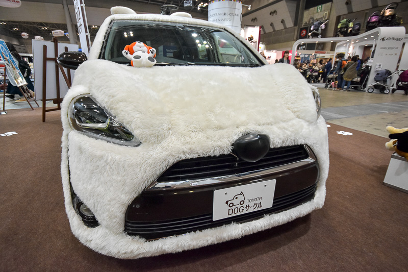 鼻や耳、シッポまで付いていて公道を走ることができないが、走行自体は可能とのこと