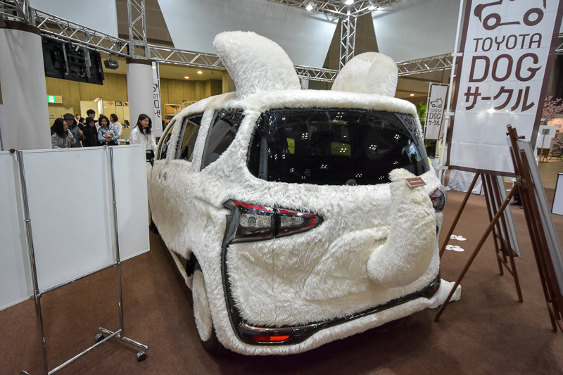 鼻や耳、シッポまで付いていて公道を走ることができないが、走行自体は可能とのこと