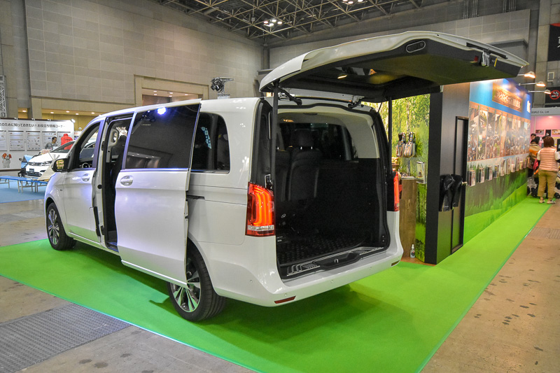 通常時のラゲッジ容量は1410Lで、最大容量は5500Lにまで拡大できる