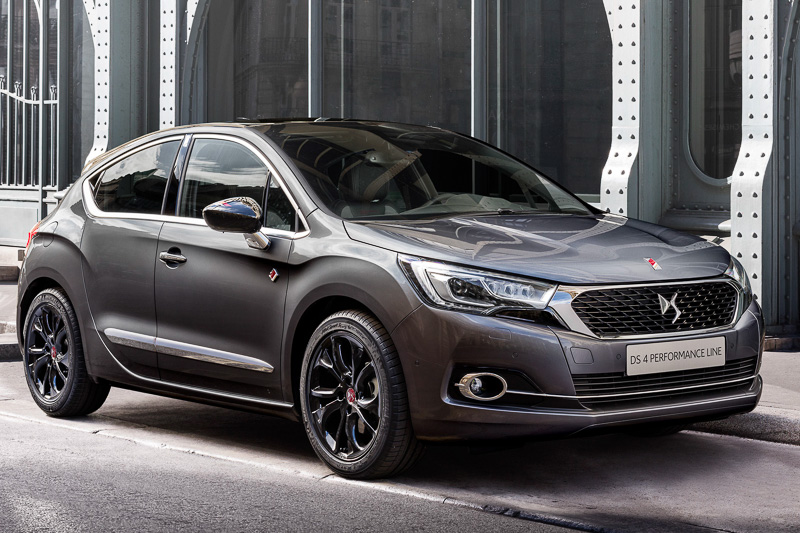 限定車「DS 4 パフォーマンスライン」