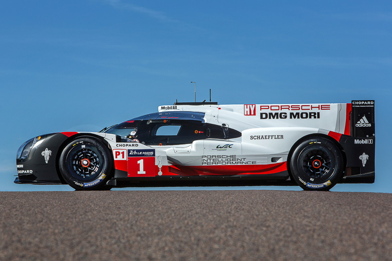 カーボンファイバー素材のモノコックをキャリーオーバーしつつ、60～70％のコンポーネントを新開発